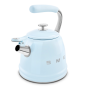 Bouilloire sifflante SMEG Bleu azur WKF01PB vue plongée bec verseur ouvert